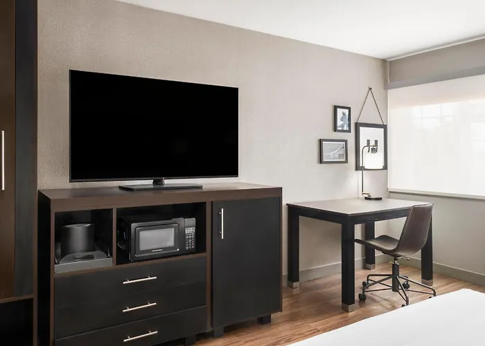 Four Points By Sheraton Hotel 3*