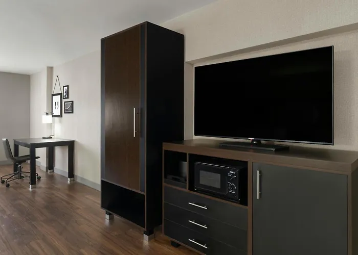 Hotel Four Points By Sheraton 3*